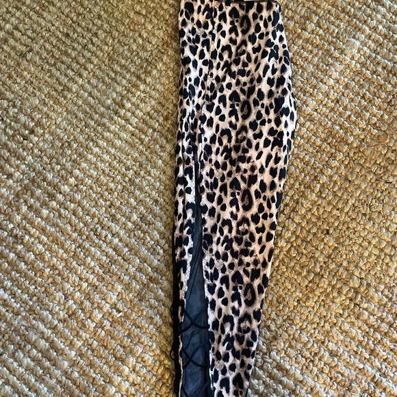 Victoria Secret leggings in leopard Sz 12 - Picture 2 of 6